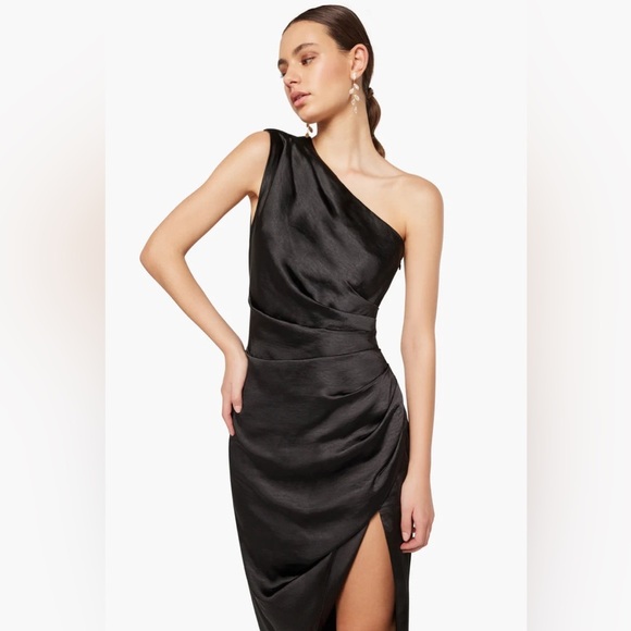 Elliatt Cassini Dress NWOT - Picture 2 of 3